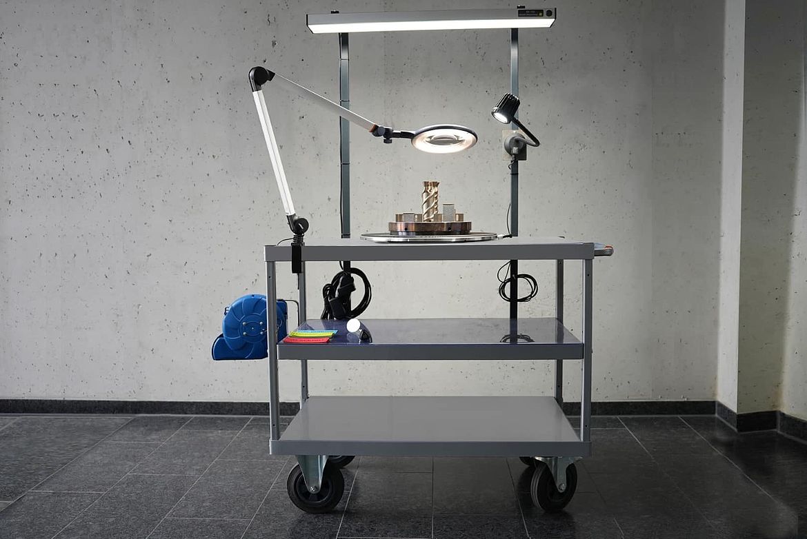 Sichtprueferwagen für additive Bauteile | Visual Inspection Trolley for additive parts