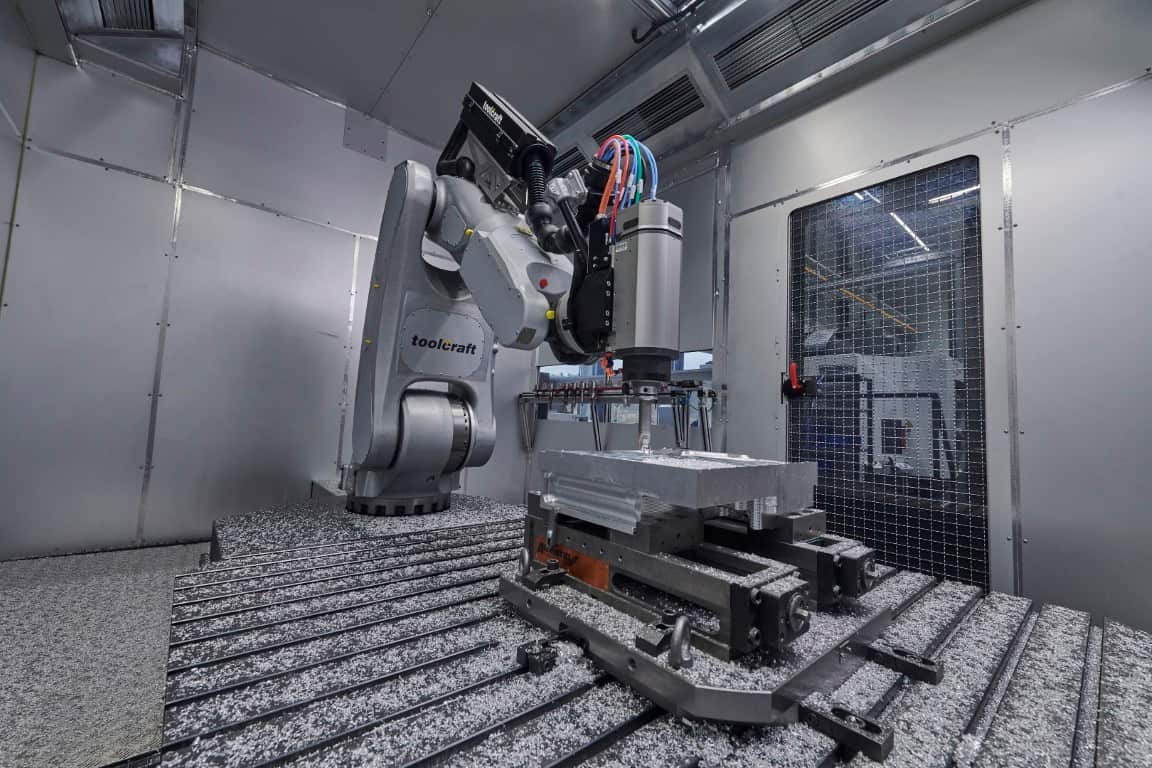 Roboterzelle für Fräsen | Robot cell for milling